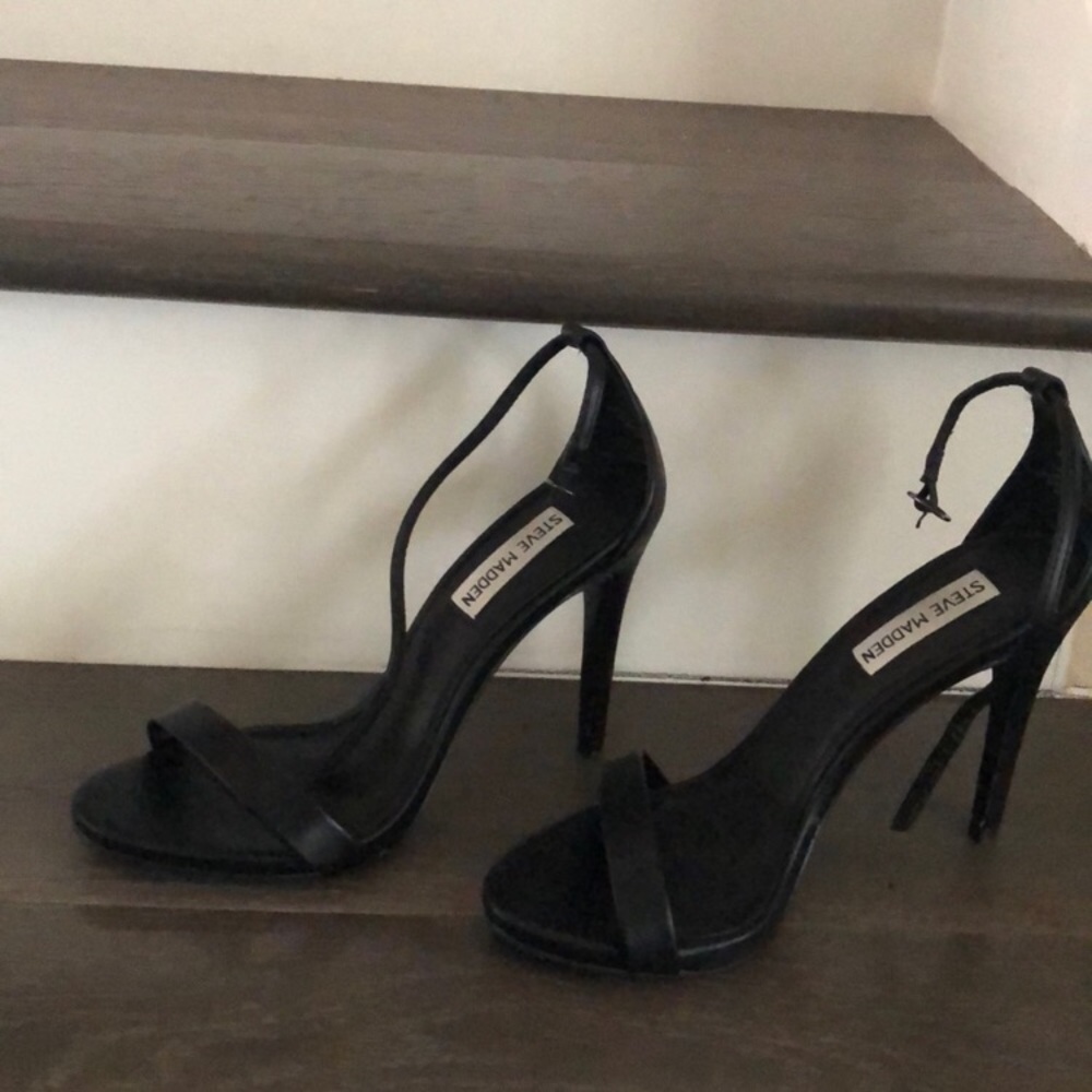 STEVE MADDEN HEELS!